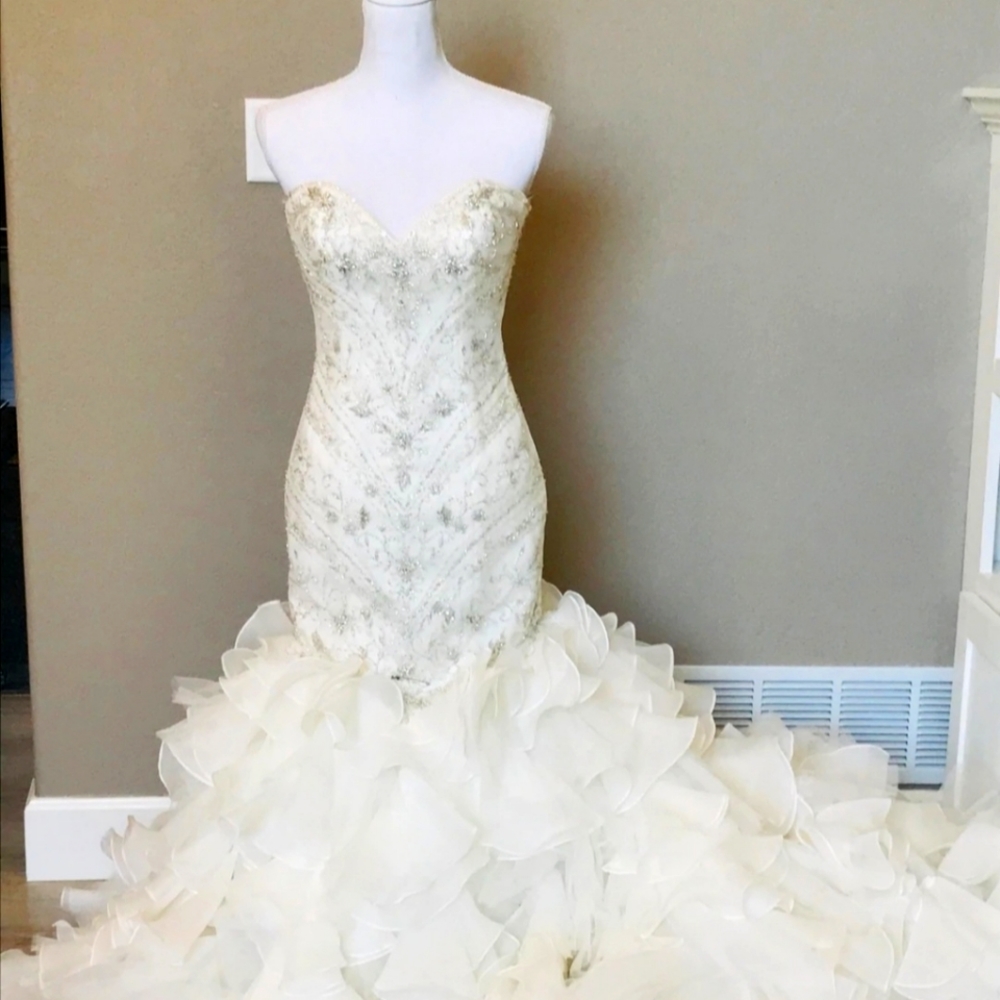 Maggie Sottero "Serencia" Wedding Gown 5MT118